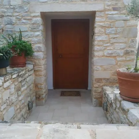 Grandpa's House חאניה